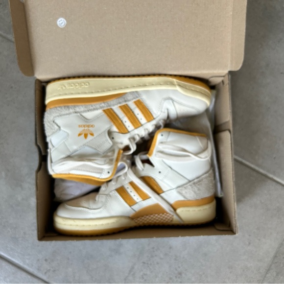 Adidas Forum 84 High Tops - Picture 6 of 7